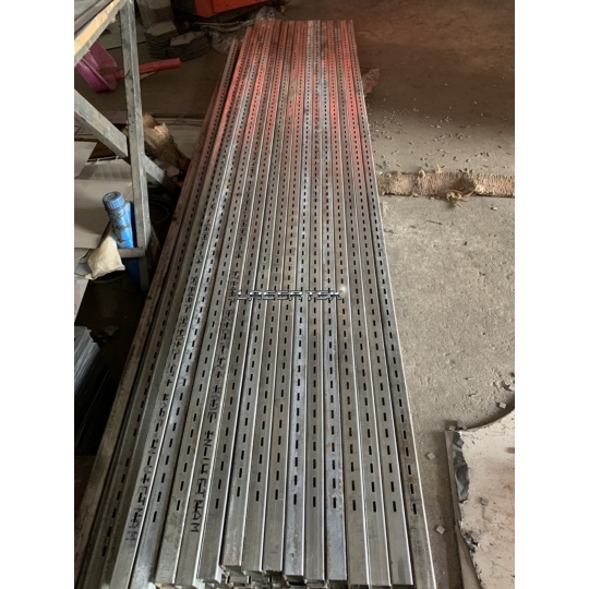 Cắt ống vuông 20x20